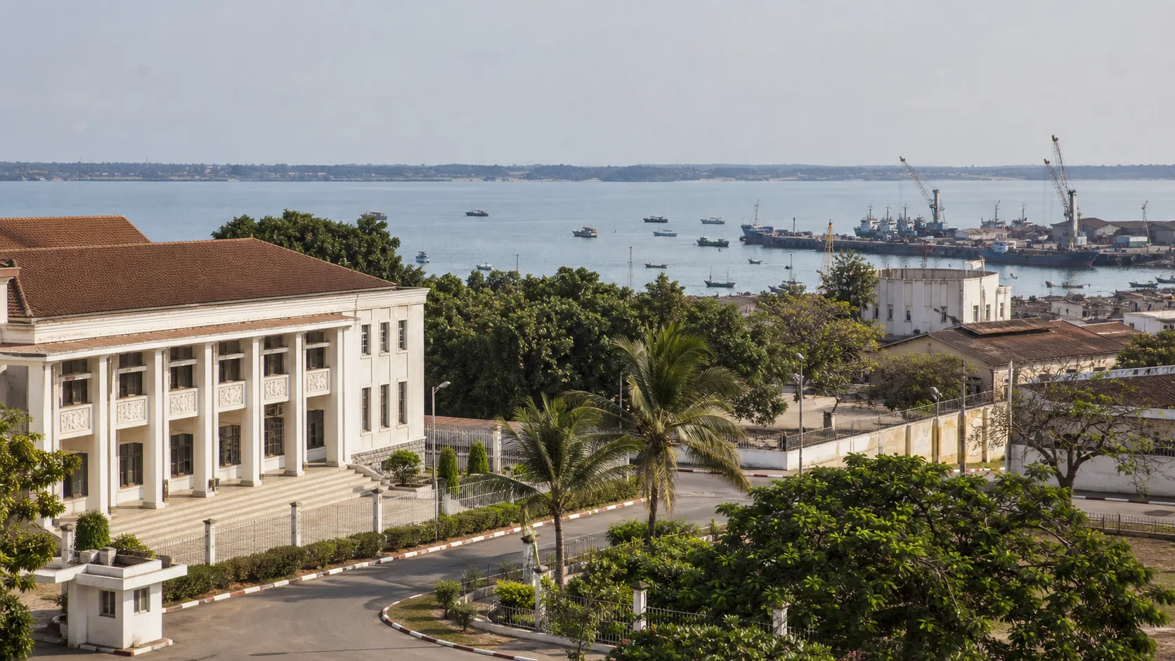 Image editoriale generee par IA pour le systeme de retraite de Guinee-Bissau